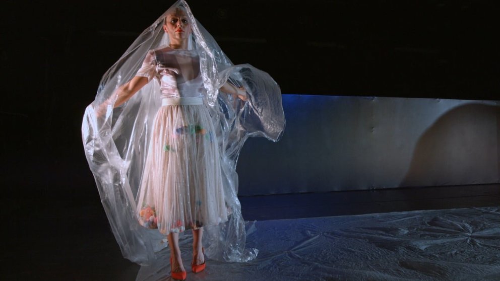 Paula Quintans coa obra Plastic estara na Primavera en Danza de Carballo
