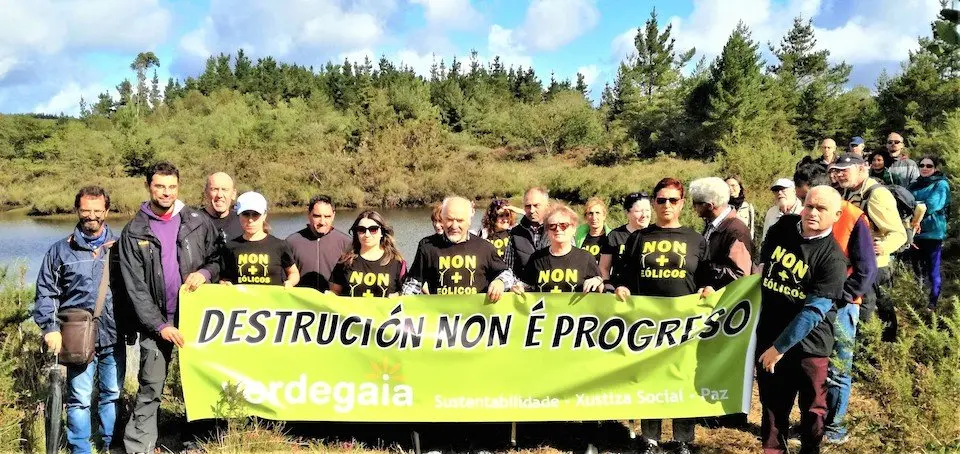 Participantes na andaina en Alcaián