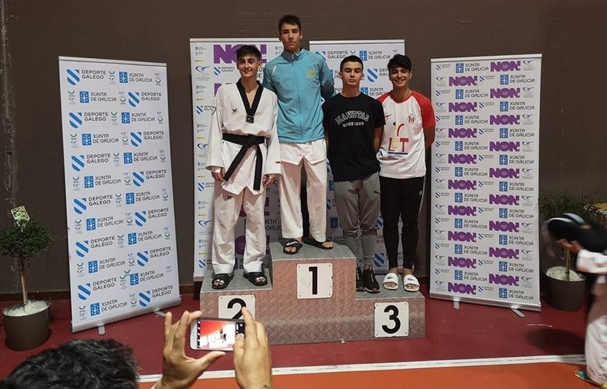 Fernando Bana podio no campionato galego de taekwondo