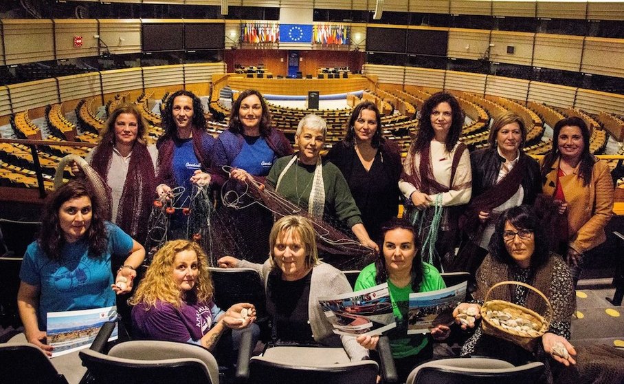 Ana Miranda con Mulleres na pesca no Parlamento Europeo-Foto-Delmi Álvarez