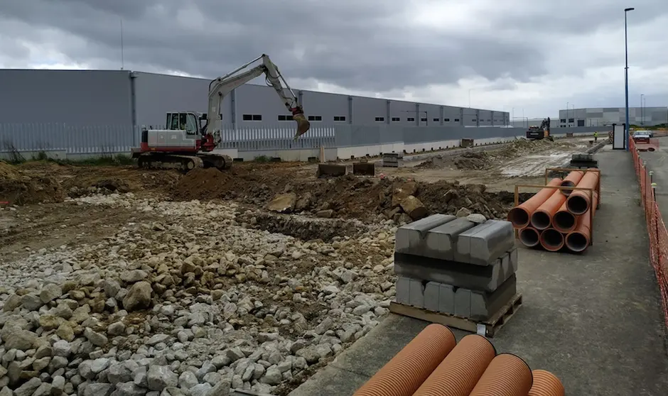 Obras aparcamento público Inditex no poligono da Laracha