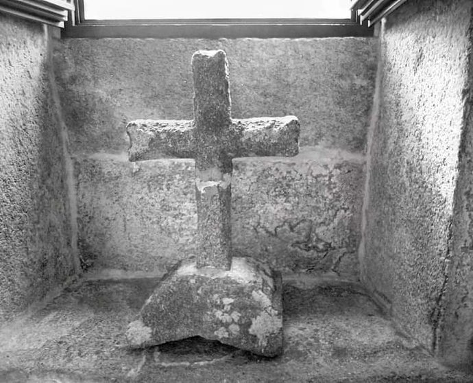 Cruz de Pedra do Convento Dominico de Laxe