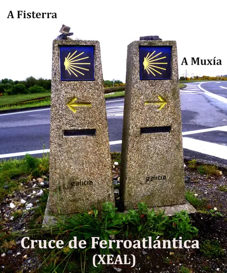Mojon do Camino Fisterra Cruce Factoría XEAL Cee-Muxía copia