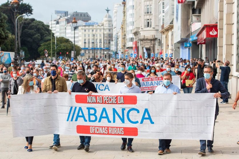 Manifestacion na Coruna contra o peche das sucursais de Abanca