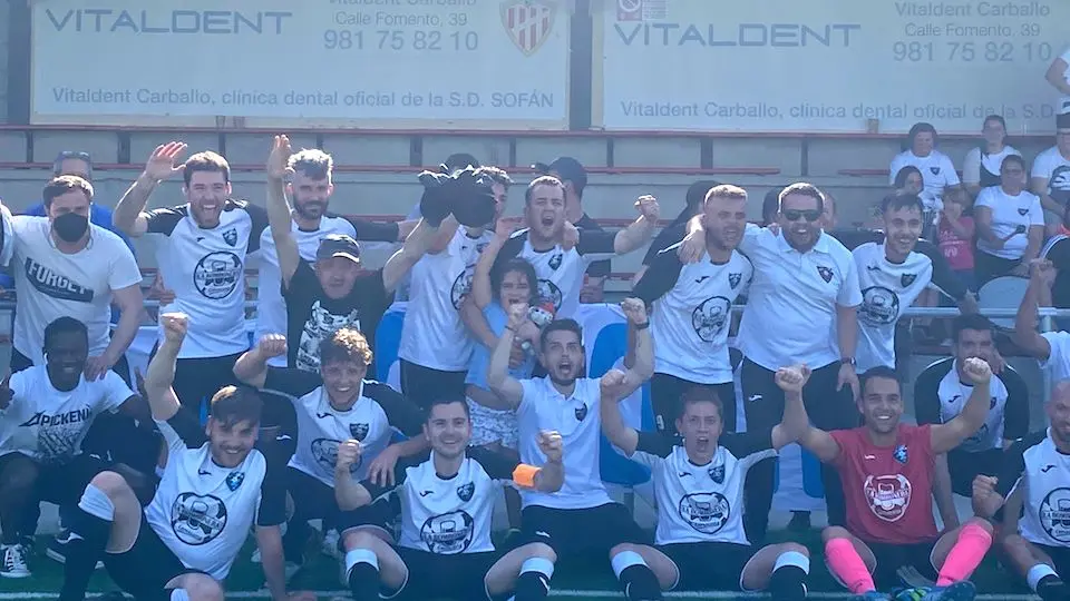 O Oza celebrando a vitoria