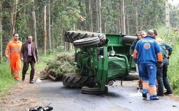 Imaxe de arquivo dun accidente de tractor pola comarca