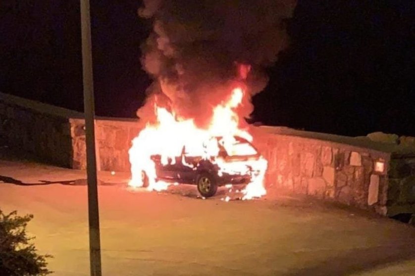 Incendio dun vehiculo en Sardineiro