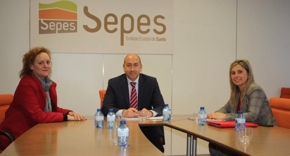 Paula Mouzo e Monica Rodriguez con Alejandro Soler do SEPES
