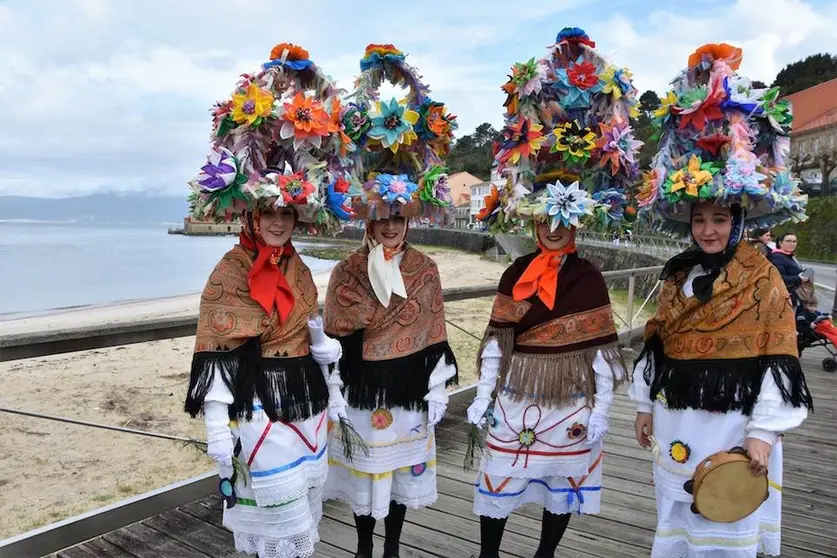 Faltriqueira co traxe de entroido tradicional de Torea-Foto-Manuel Maria Candamo