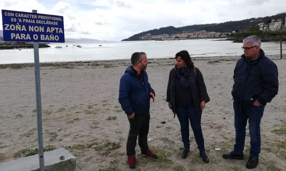 Serxio Dominguez Ana Miranda e Cesar Perez na praia da Concha