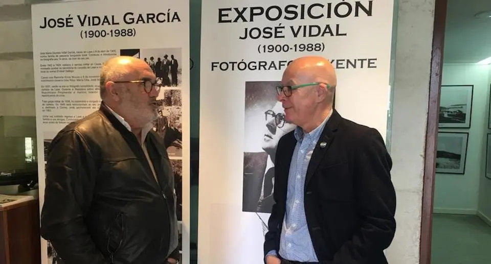 Xose Manuel Pose Lema e Xose Regueira na exposicion do Arquivo Fotografico Vidal