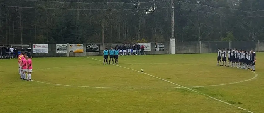 Imaxe do minuto de silencio no pasado Porteno-Outes-Foto-CF Porteno