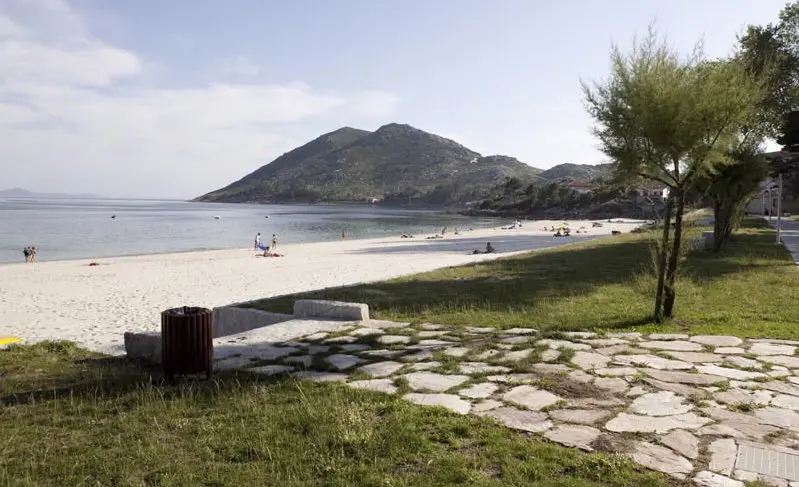 Praia de SAn Francisco de Muros perde a bandeira azul