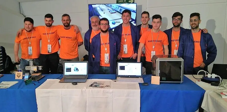 Alumnado da Aula Makers do IES Monte Neme no Congreso FP Innova Galicia