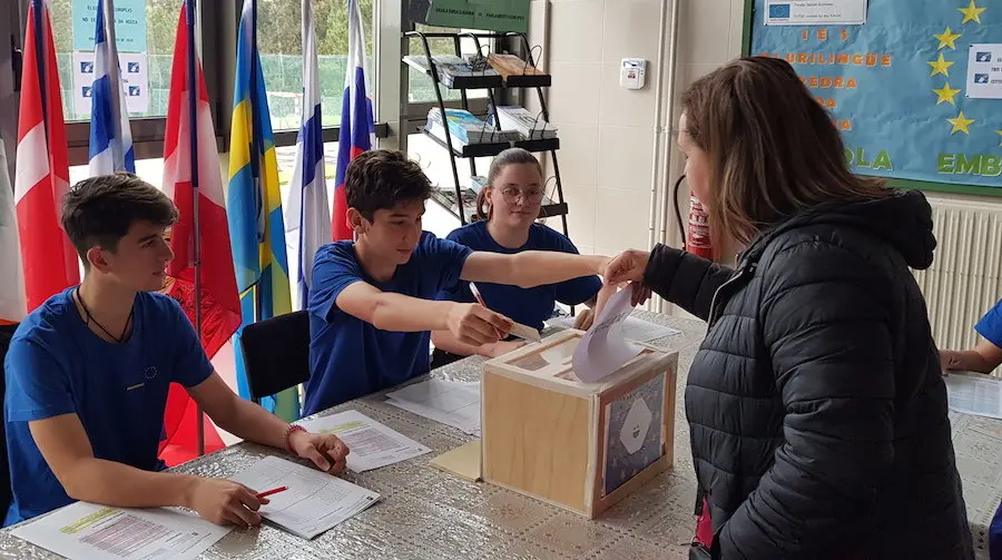 Simulacro de Eleccions Europeas no IES Pedra da Aguia