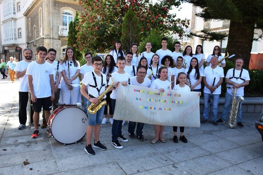 A Escola de Musica de Cee gravando un flashmob-Foto-Rafa QUintans 2