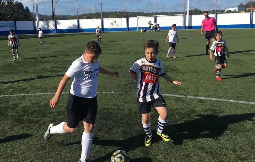 Imaxe da final entre Dumbria e Outes da Copa da Costa f8