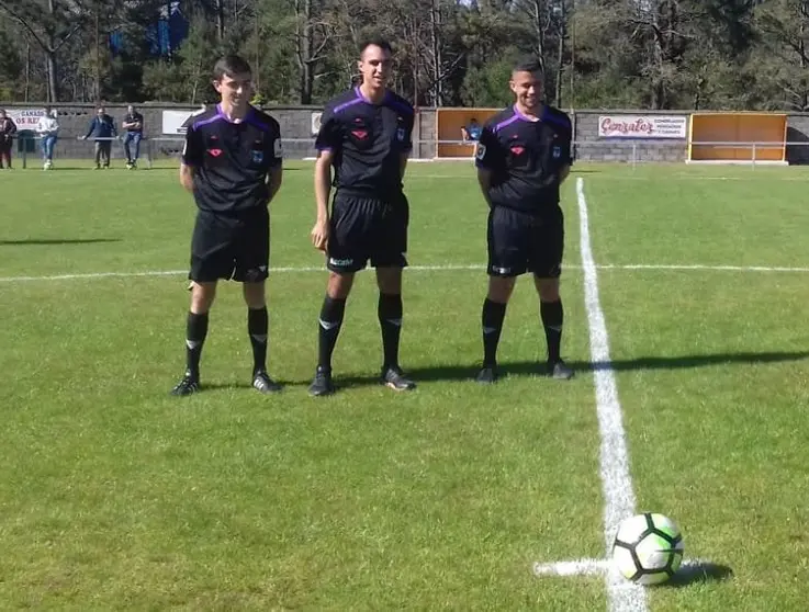 Trio arbitral no Pino do Val