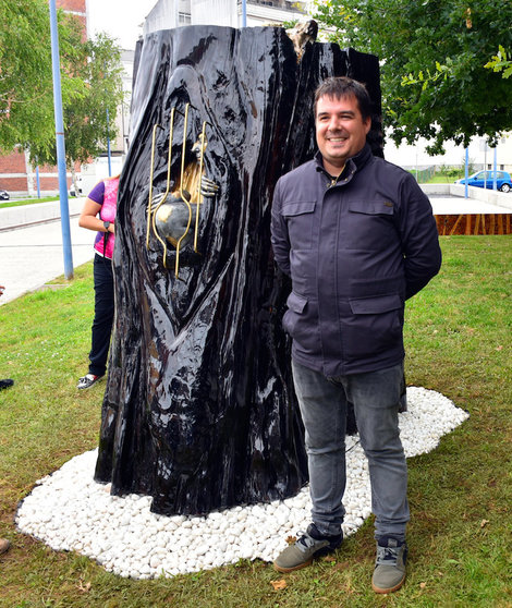 Fabian Lage coa escultura de madeira de cipres
