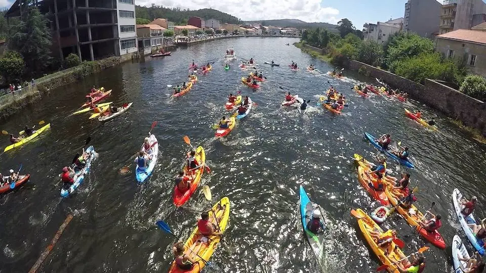 Imaxe dun descenso do kaiak dende a Ponte do Porto destes pasados anos