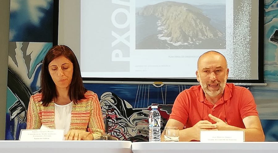Firma da aprobacion definitiva del PXOM de Fisterra-Foto-Carrillo