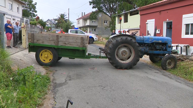 Accidente cun tractor en Cabana-Imaxe da TVG