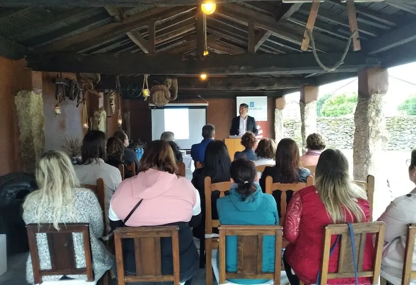 Ovidio Romero presentando a Carnota sostible