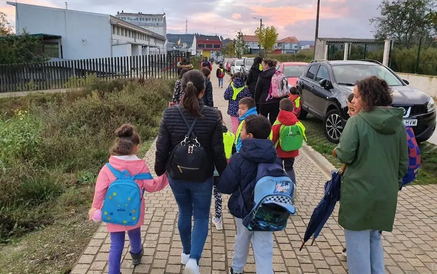 Pedibus en Carballo para ir ao CEIP Luis Romero