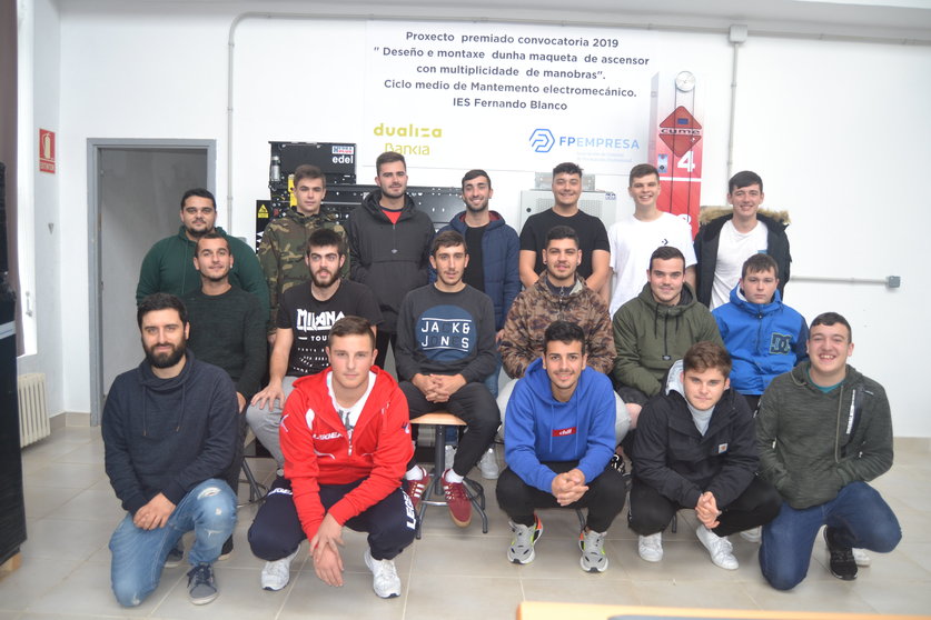 Alumnos do Ciclo Medio de Mantemento Electromecánico  do IES Fernando Blanco