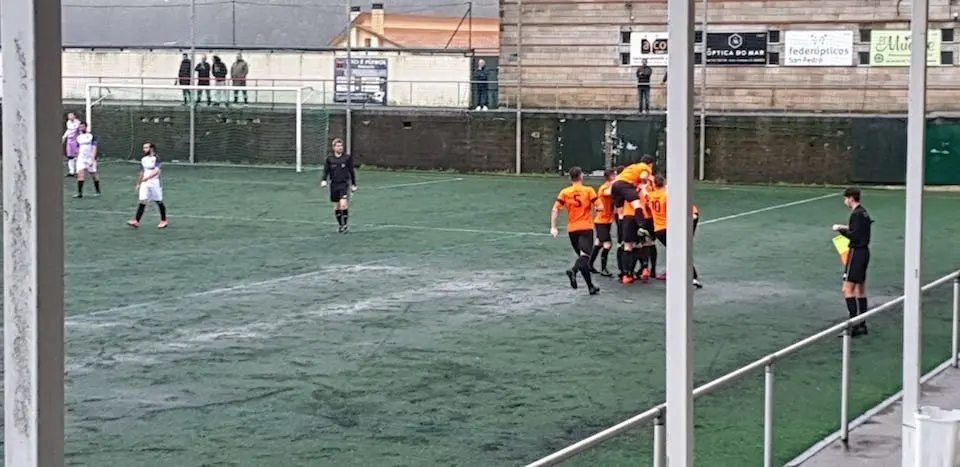 O Volantes facendo un dos goles-Foto-Adriana