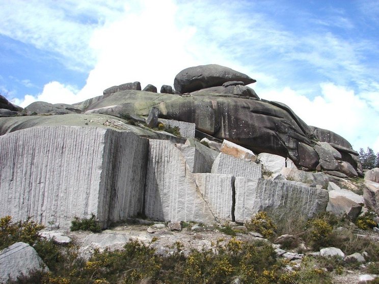 1. A 'Ferida' de 2007 na Pedra da Cachucha (foto X.Mª Lema)