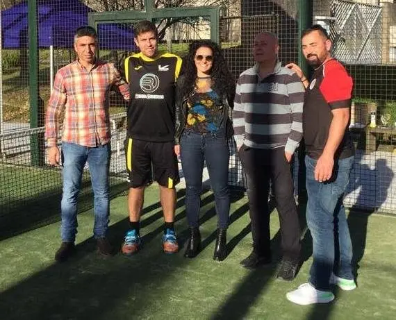 Juan, Felipe, María, Ángel e Juan Porrúa no Torneo de Padel de Muros