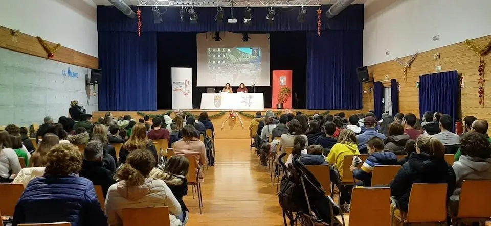 Vero Boquete e Eva Luz en Malpica 1