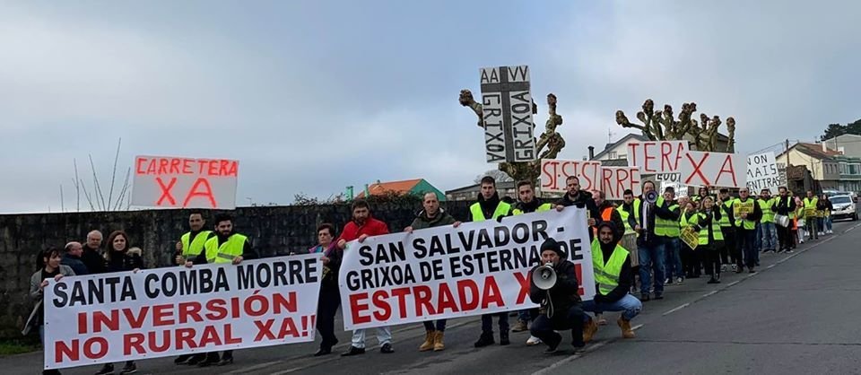 Manifestacion de vecinos de Grixoa e Esternande-Foto-Vecinos de Esternande