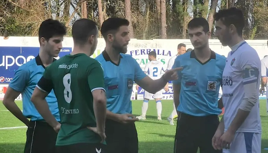 Capis do Fisterra e Boiro co Trio arbitral