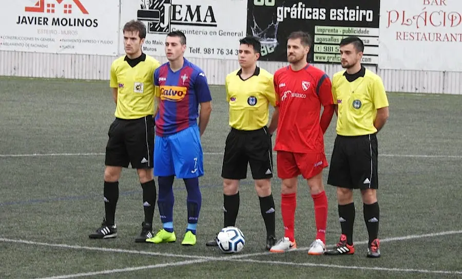 Alex Rama e Lucas co trio arbitral no Esteirana-Corme-Foto-Fin Lema