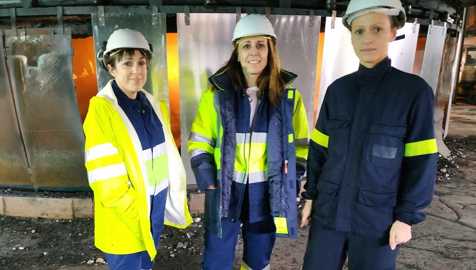 Tania López, María Couto y Cristina Guerrero traballadoras de Ferroatlantica copia