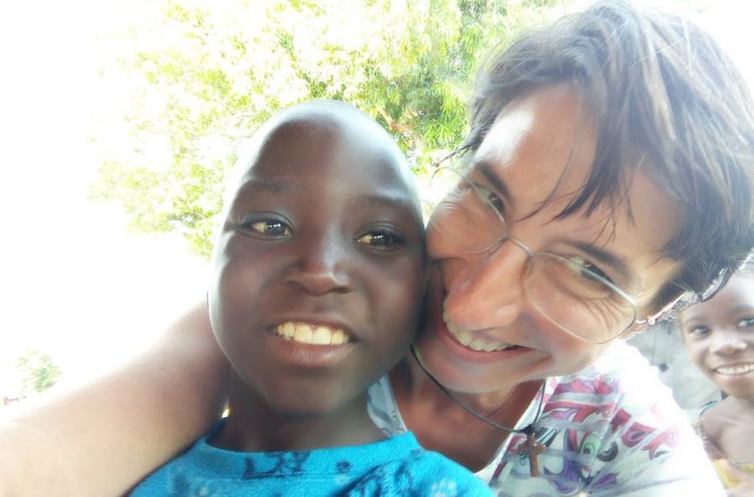 A misionera vimiancesa Estrella Arjomil en Mozambique