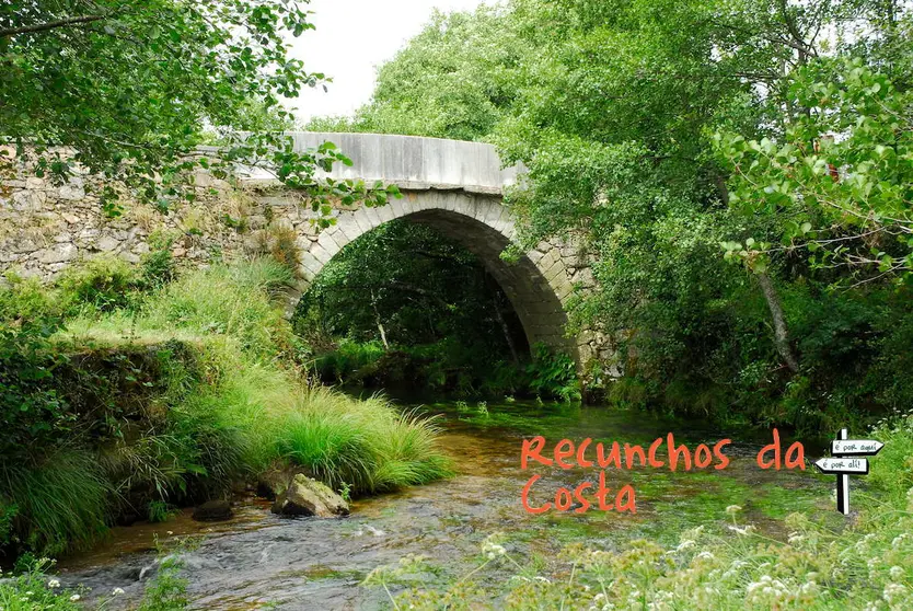 A ponte da Pontenova en Mazaricos-arco apuntado