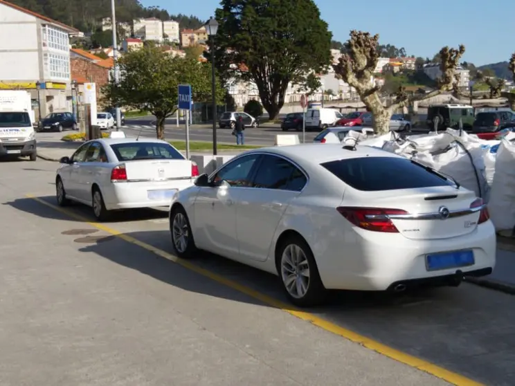 Parada de taxis de Corcubión, onte pola mañá.