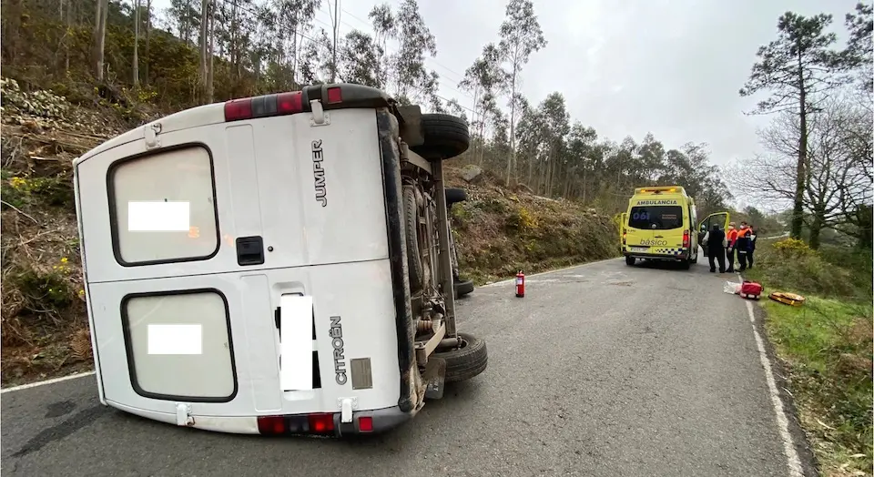 Accidente na estrada de Laxe