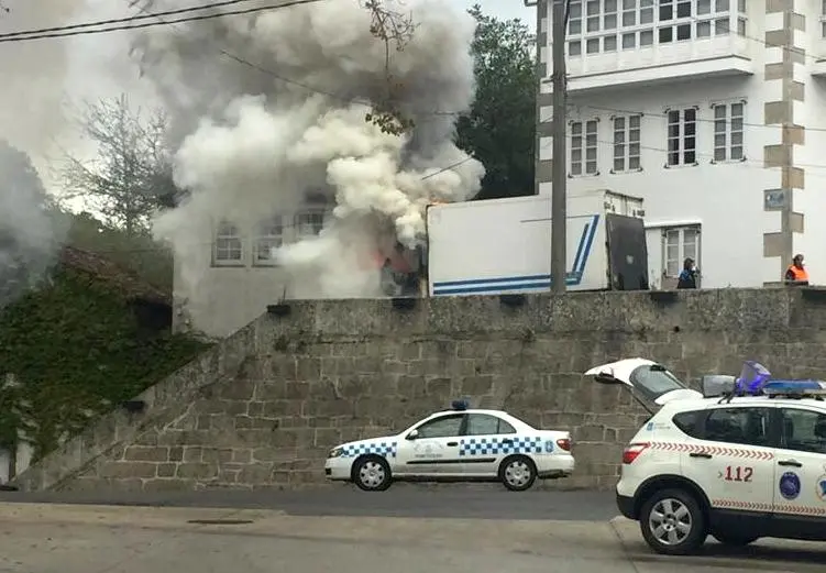 Incendio dun camion en Ponteceso