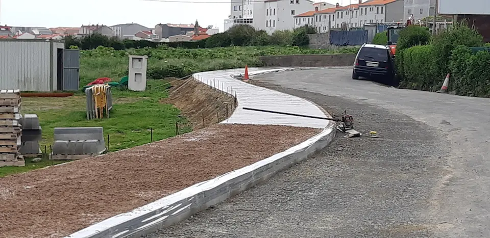 Obras acceso praia de Caion