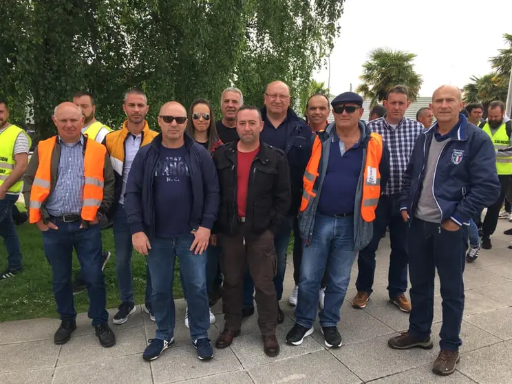 Membros do Comite de XEAL nunha protesta en Santiago