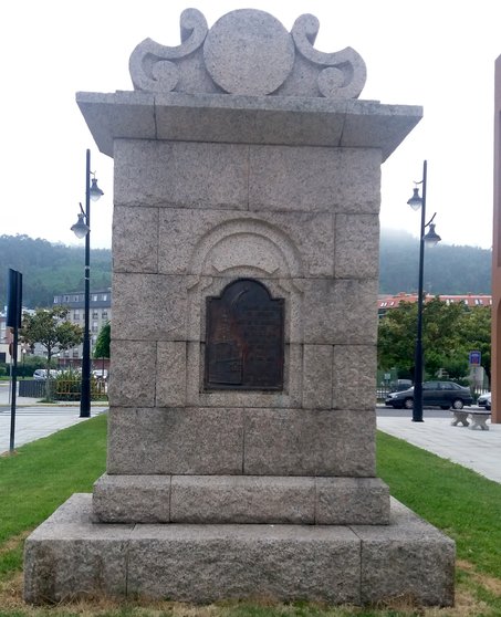 Monumento a Domingo Antonio de Andrade en Cee 2