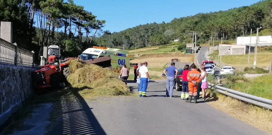 Accidente de tractor en Muxia