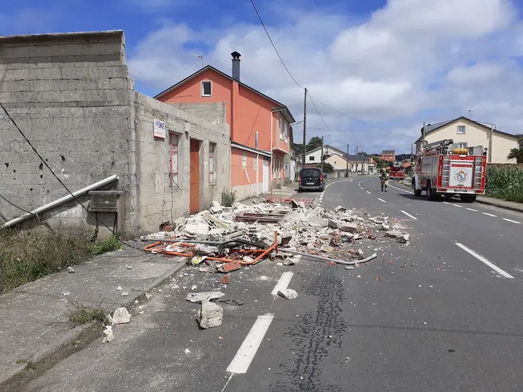 Derrubamento dunha casa en Verdillo