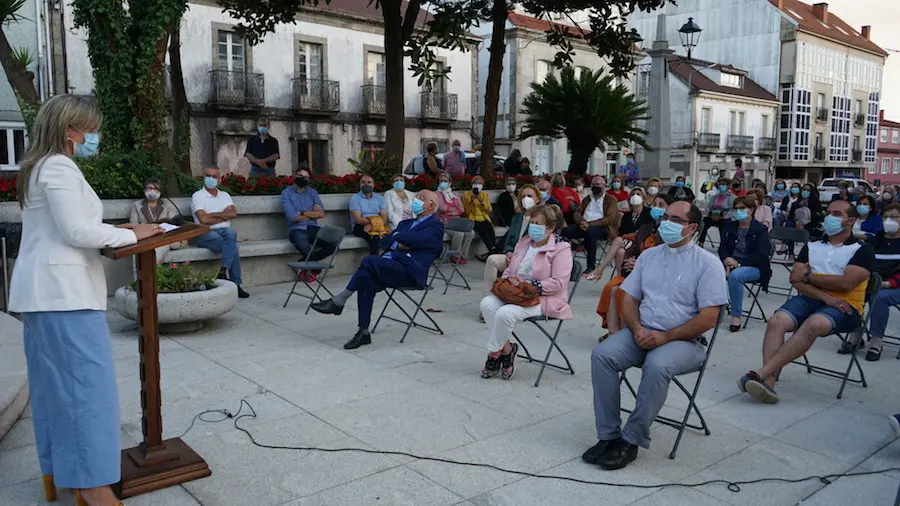 Presentacion vivenda social en Vimianzo