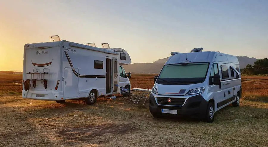 Autocaravanasa na praia de Carnota