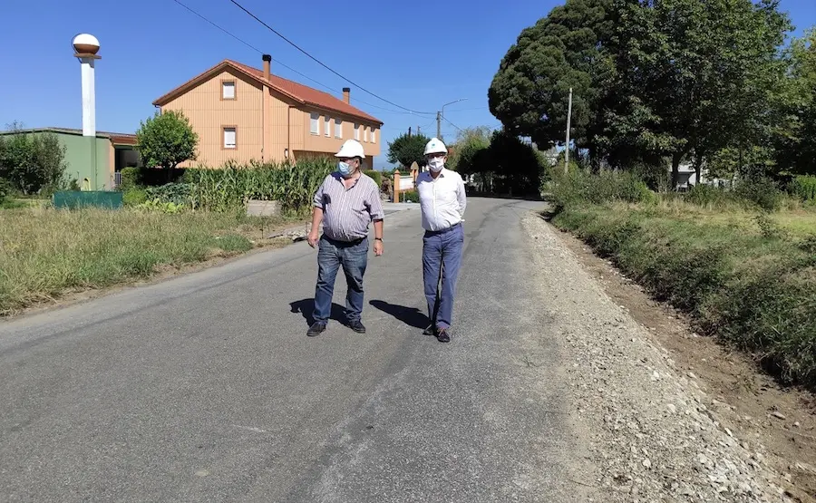 Obras en rede viairas en Carballo